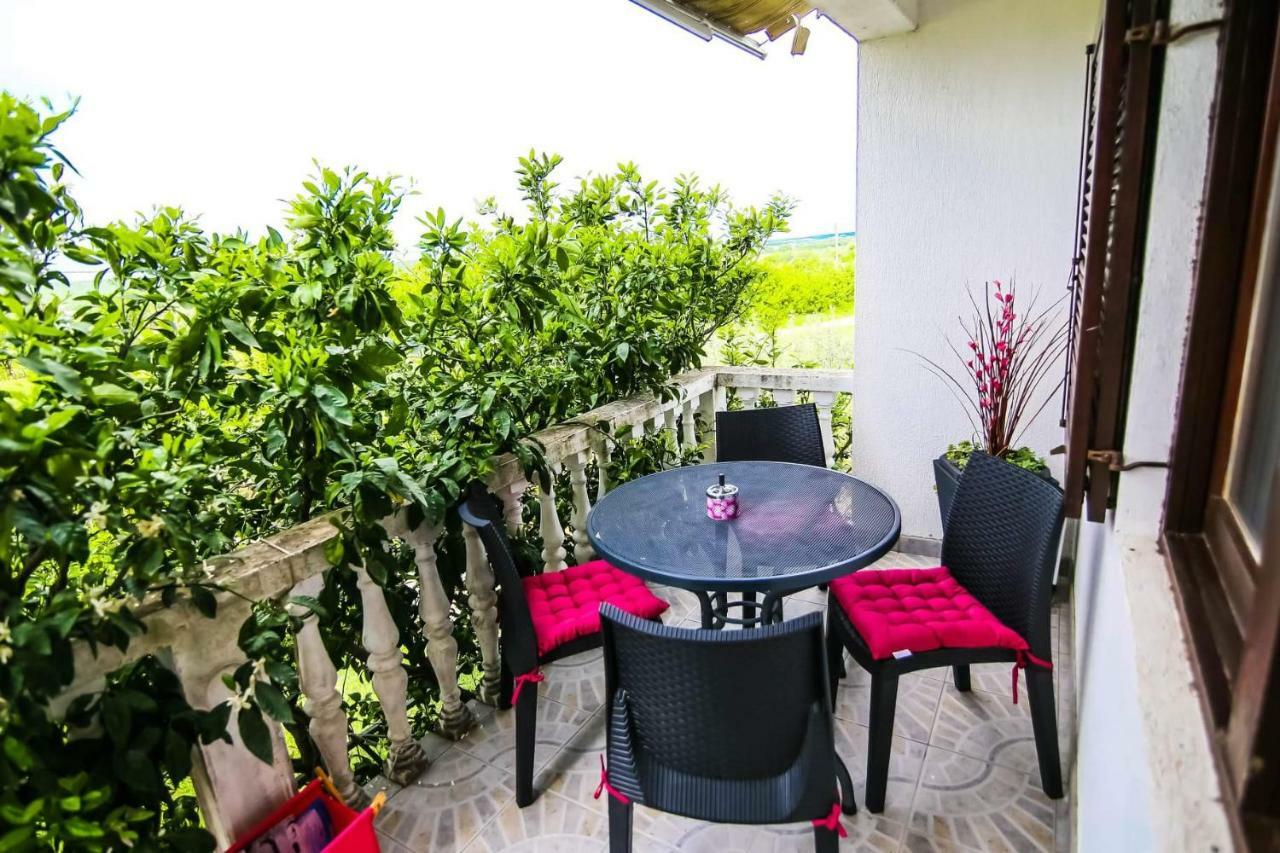 Kuca Za Odmor Luca Apartment Posedarje Luaran gambar