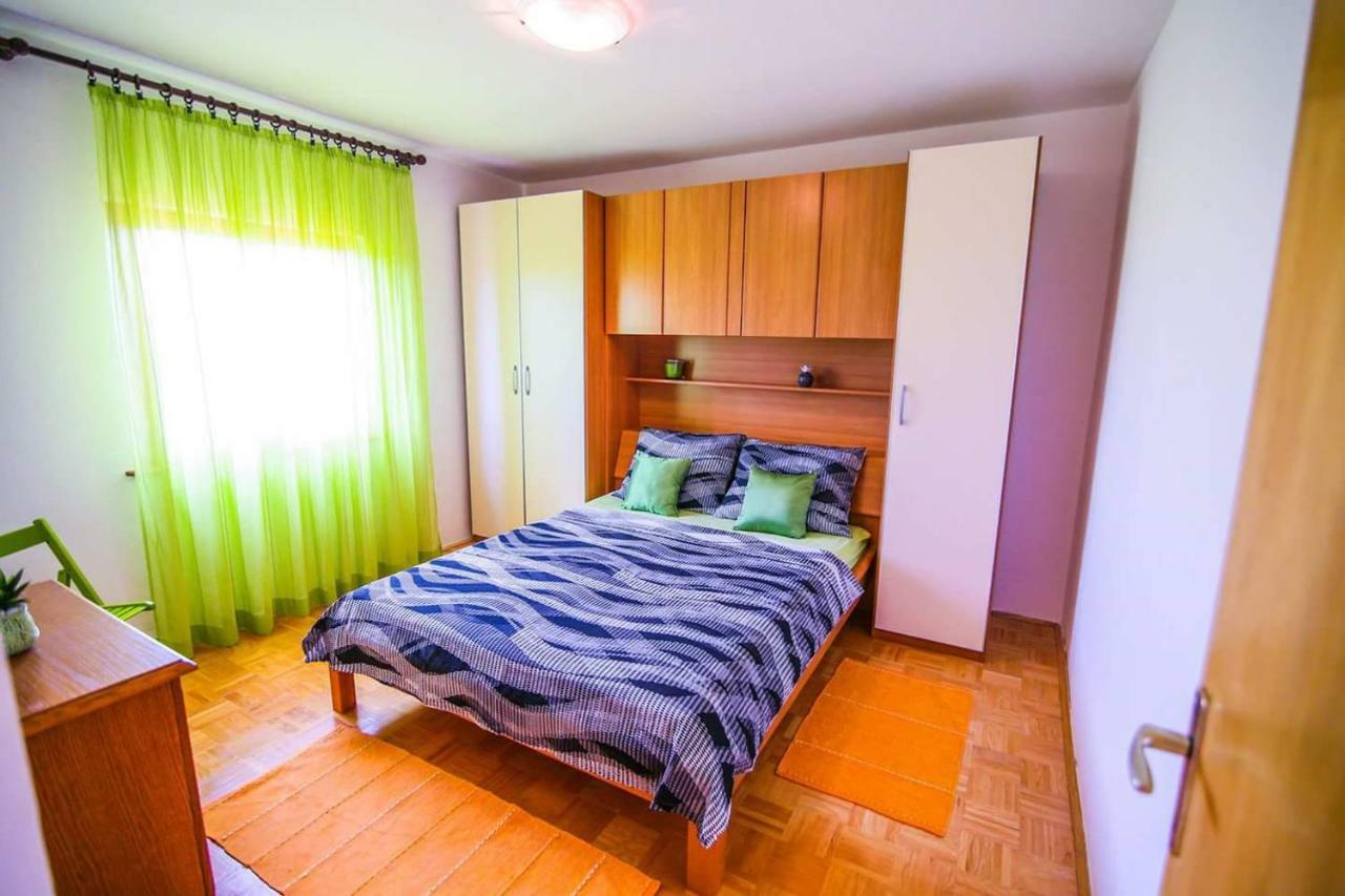 Kuca Za Odmor Luca Apartment Posedarje Luaran gambar