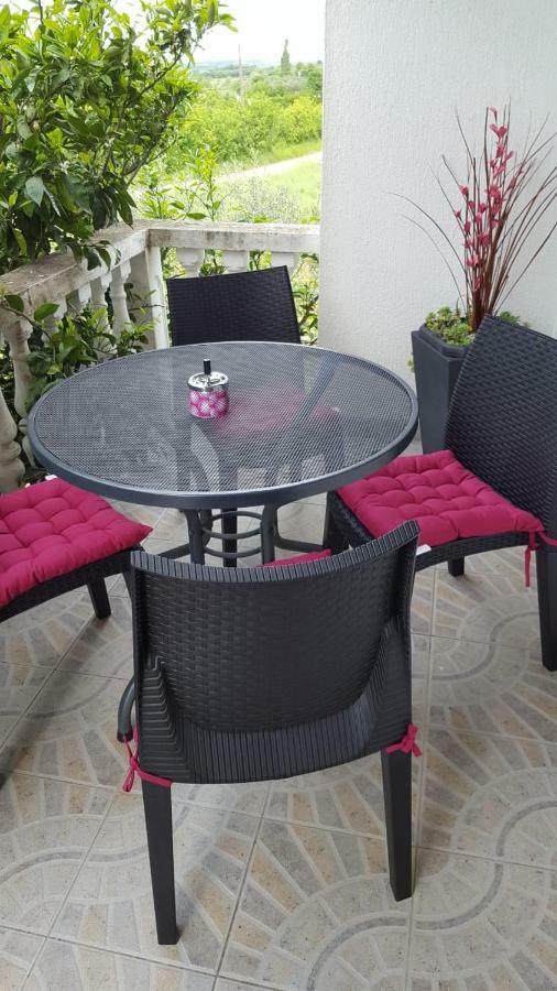 Kuca Za Odmor Luca Apartment Posedarje Luaran gambar