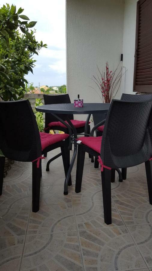 Kuca Za Odmor Luca Apartment Posedarje Luaran gambar